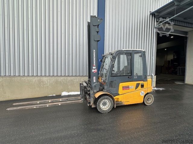 Электрический 4-х колесный вилочный погрузчик Jungheinrich EFG 550