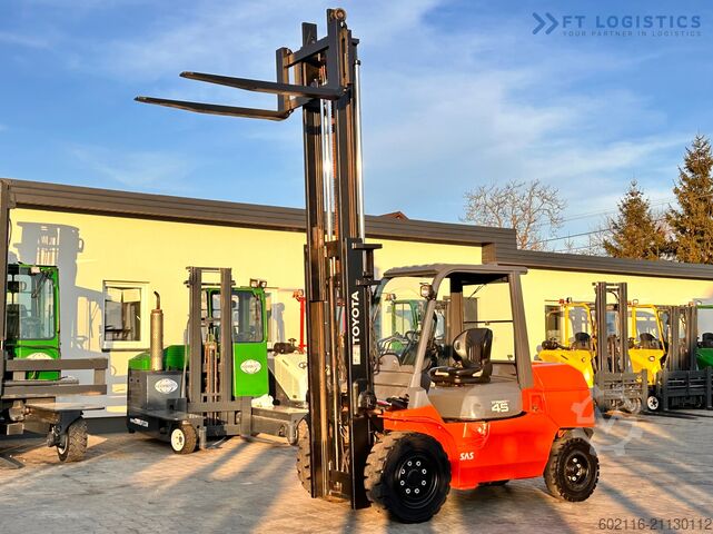 вилочный погрузчик Toyota 42-4FD40 / DIESEL / 4500KG / DUPLEX / FO