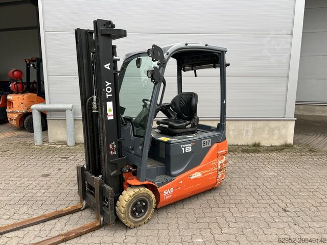 Электрический 3-колесный вилочный погрузчик Toyota 8 FBE 18 T / Akku 88%