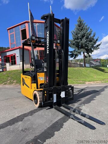 Электрический 3-колесный вилочный погрузчик Hyundai 20 BT - 9U ***VORFÜHSTAPLER***auf LAGER***