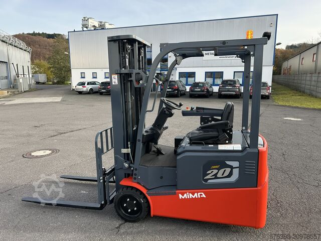 Погрузчик 3-колесный 2т боковой. Управление Fingertip Mima TKC20