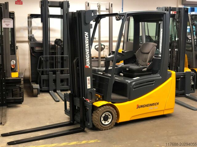 Электрический трехколесный велосипед Jungheinrich EFG 216 - Service Neu - Batterie 80% - 5.914 Std.