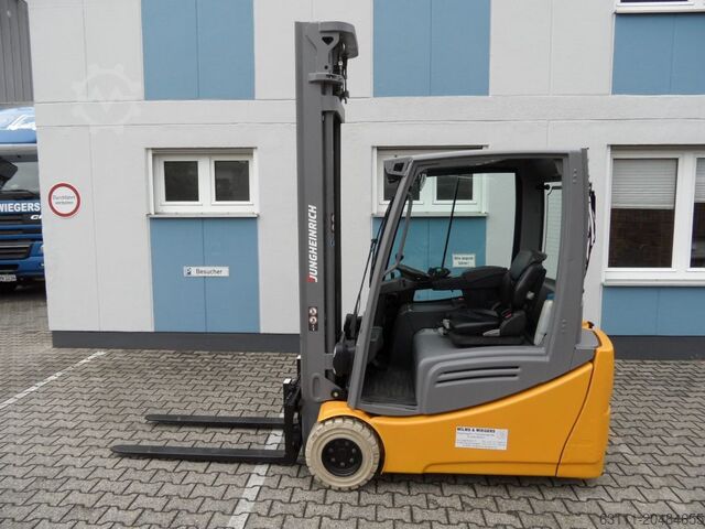 Электрический 3-колесный вилочный погрузчик Jungheinrich EFG 220 - 6,50 m Triplex - weiße Reifen