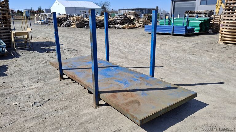 Стеллажи без болтов, поддоны с решеткой  