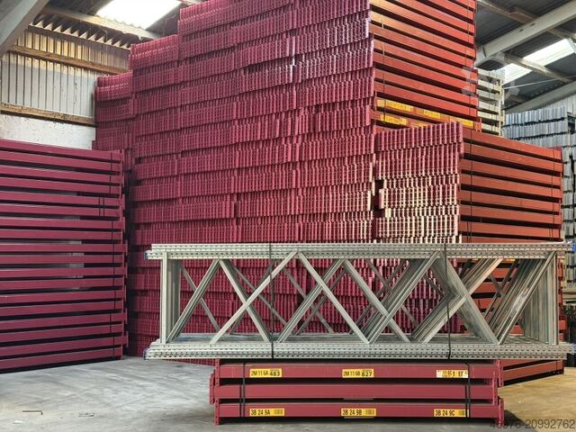 система стеллажей для поддонов на многоярусном складе SSI Schäfer PR 600 Regallänge: 27,99 lfm.