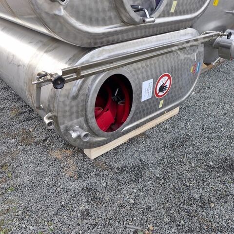 Овальный резервуар объёмом 2400 литров из V2A (нержавеющая сталь).  9025