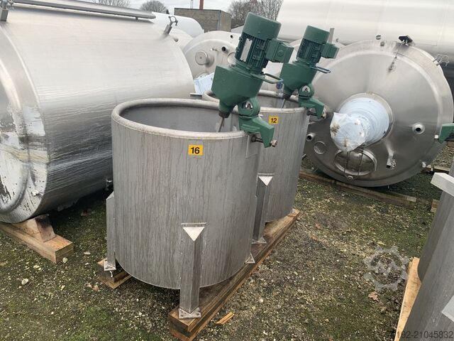 600-литровый мешательный бак из нержавеющей стали V2A с пропеллерным мешалкой.  S16422
