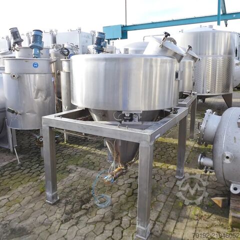 750-литровый конический бак с возможностью нагрева/охлаждения из V4A. Manfred Roth 9292