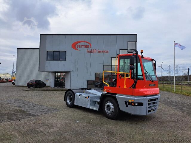Терминальный трактор Terberg YT 223 4x2 aangedreven terminal trekker