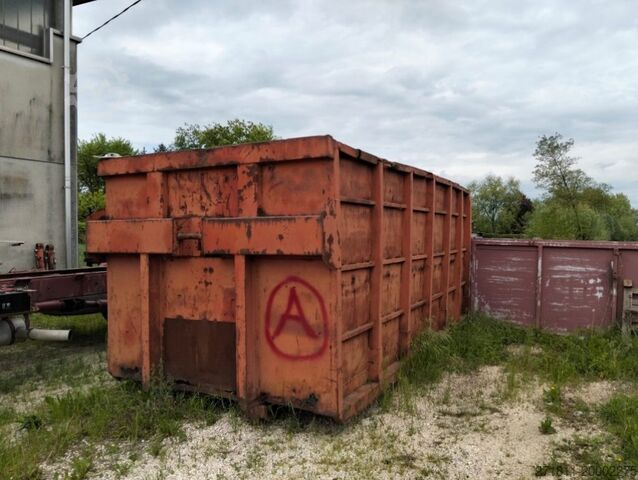 Контейнер с крюковым захватом  CONTAINER SCARRABILE USATO A CIELO APERTO