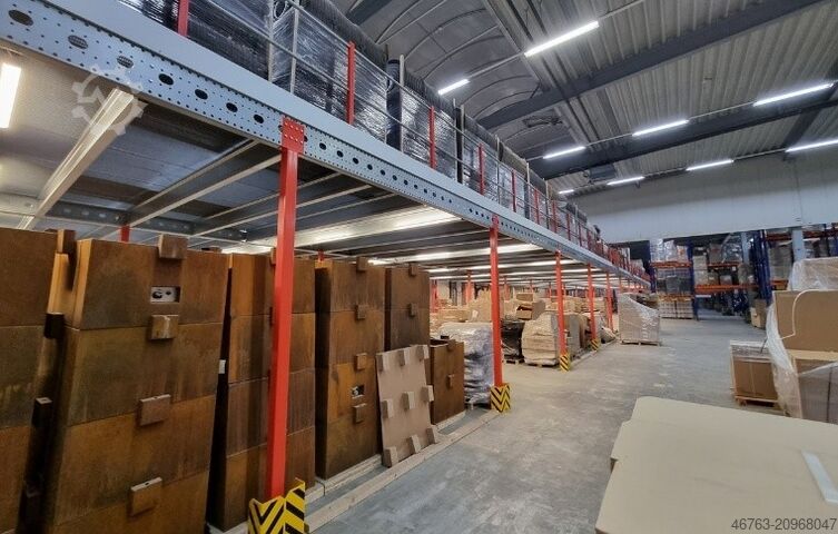 Мезонин склада, площадь ок. 1 200 м2 Lücht&Palm Systembaubühne