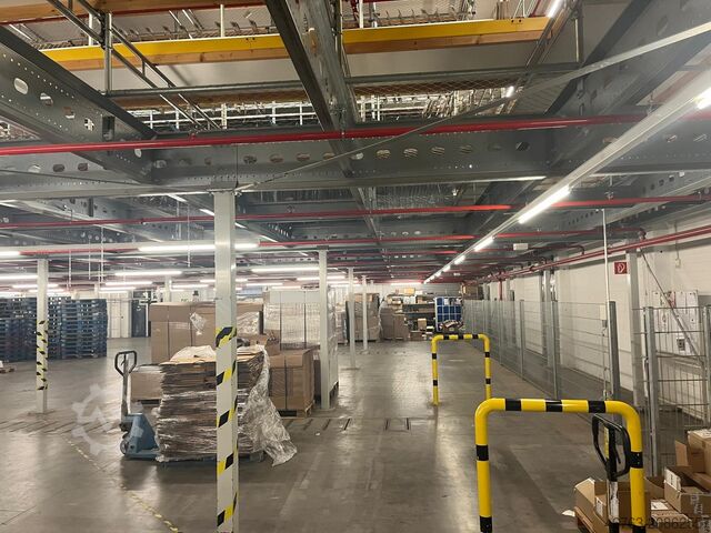 Складская мезонинная платформа, общая площадь ок. 2 852 м² SSI Schäfer Systembaulagerbühne