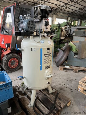 Поршневой компрессор Schneider 500-270  