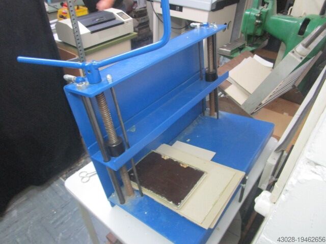 Пресс для изготовления блоков  