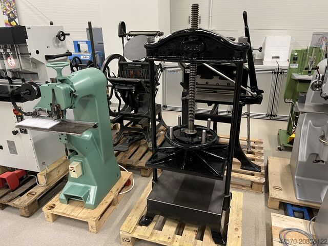 переплётная машина Karl Krause Large Bookbinding Press
