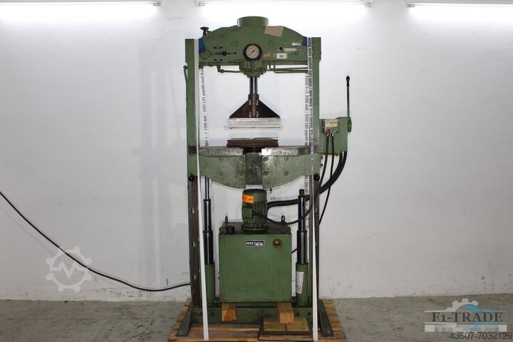 Универсальная вырубная машина SKAG SP347 SP347