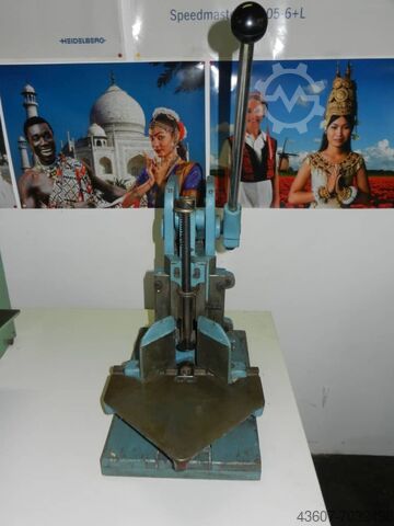 Станок для скругления углов Polygraph Y6