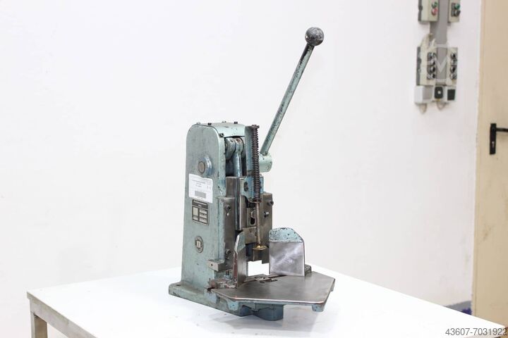 Станок для скругления углов Polygraph Y6R