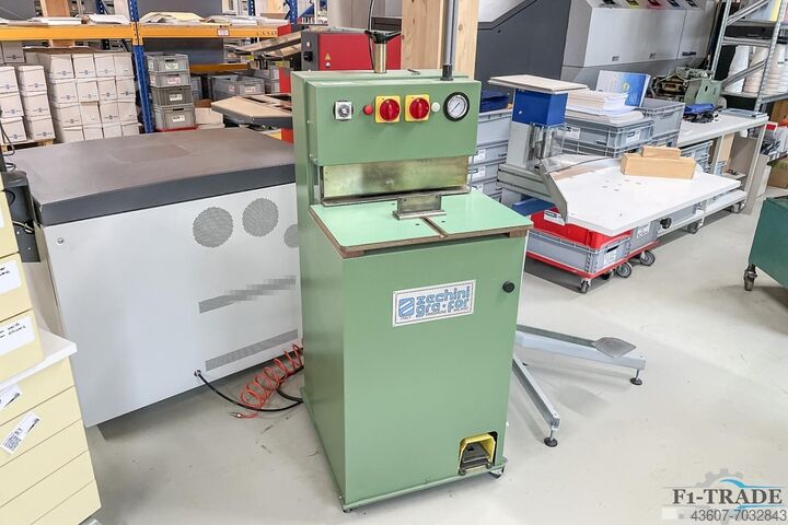 Пресс для прессования корпусов и станок для заделки швов Zechini CIMATIC