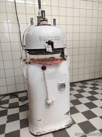 Делитель и округлитель для рулонов Record 