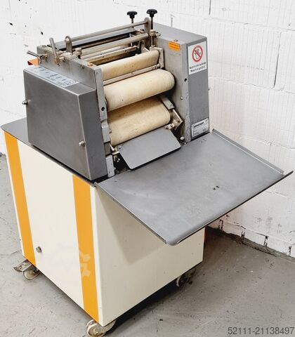 машина для формования круассанов Universum HWM 30