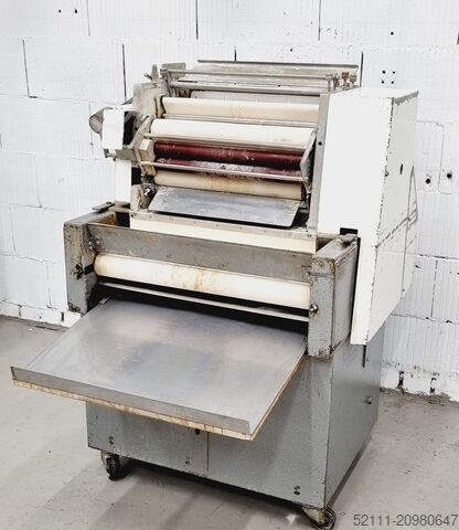 машина для формования круассанов Universum HWM 50/70