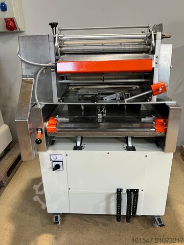 Круассаноформовочная и пакетировочная машина Universum 50/70