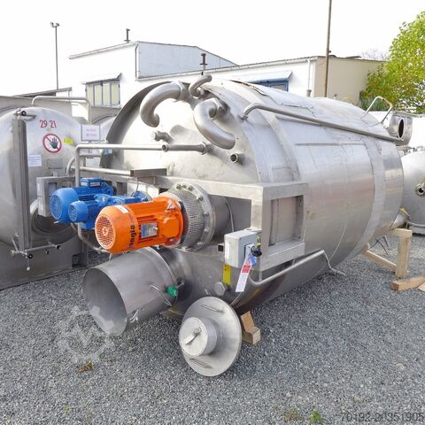 Изолированный бак-мешалка объемом 5000 литров из V4A с 3 мешалками  8900