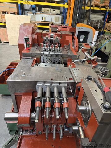 машина для изготовления винтов SACMA SP.250