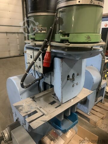 Прессово-заклёпочная машина для овальных изделий Huen Cheng China nnb