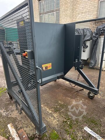 Подъемная система LUDDEN & MENNEKES Hub-Kipp-Vorrichtungen /lifter system