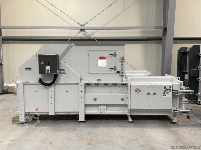 Горизонтальный пресс-подборщик HSM HL 4010 HSM HL 4010