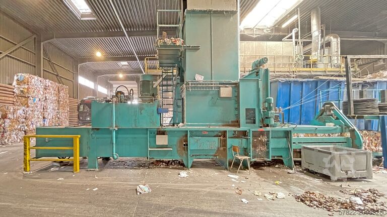 Пресс-подборщик 80 т с транспортной техникой Paal GmbH Konti 275 E