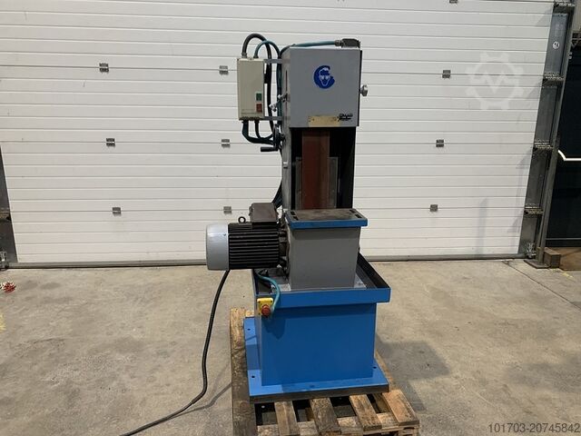 Вертикальная ленточная шлифовальная машина TMUA 