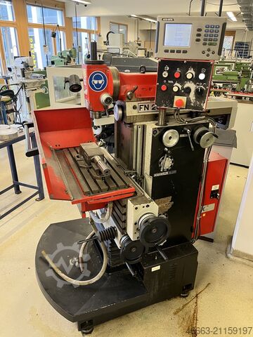 Универсальный фрезерный станок из школы Intos FN20