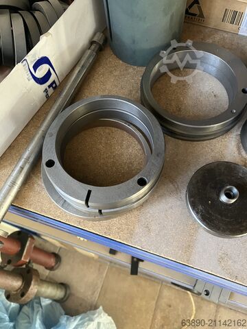 инструментальный фрезерный станок TOS FNGJ