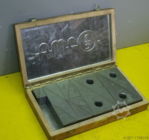 Универсальный зажимной комплект в деревянном ящике AMF amf 6500 H