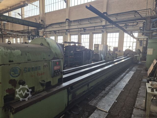 токарный станок с центровым креплением заготовки Skoda SIU 100/12000