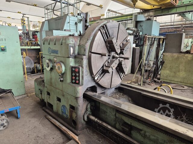 токарный станок с центровым креплением заготовки Skoda SRM 125/6000