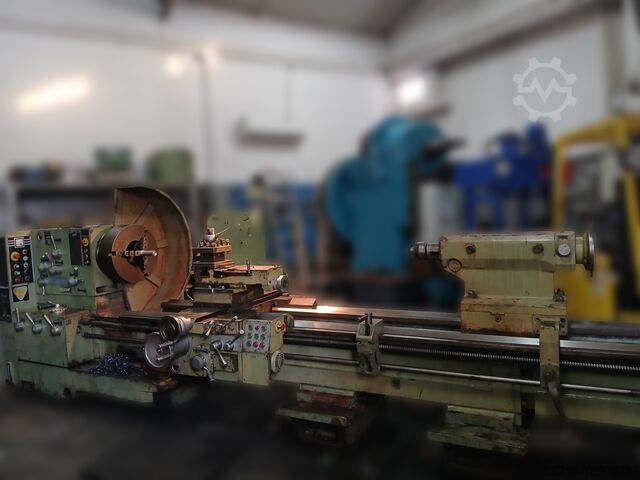 центральный токарный станок PORĘBA TPK 90 x 4000