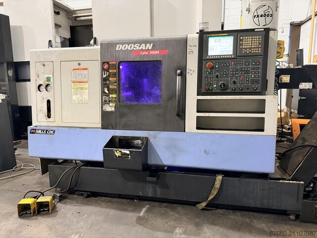 Токарный станок с ЧПУ с функцией фрезерования DOOSAN LYNX 300M