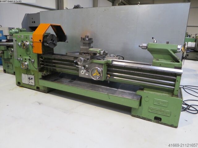 Токарно-центровой станок и токарный станок с подающим шпинделем UCIMU BF 300