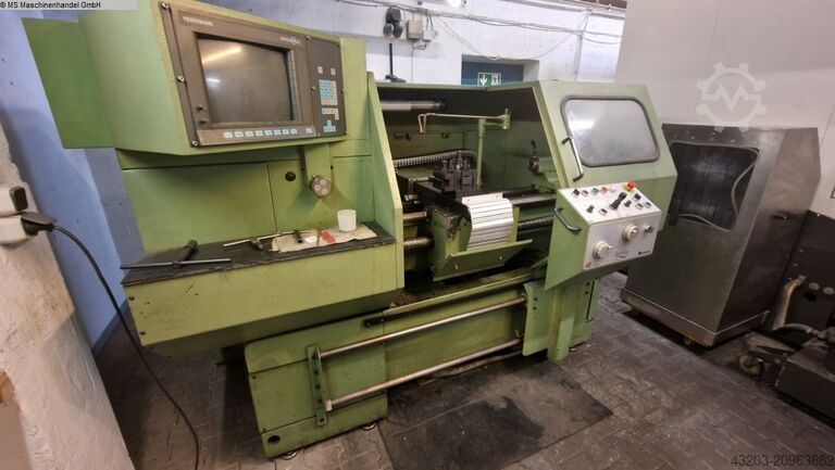 цикловой токарный станок TOS HU-32 x 750