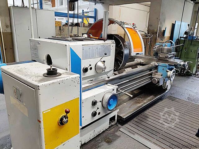 Токарно-центровой станок и токарный станок с подающим шпинделем Boehringer M670