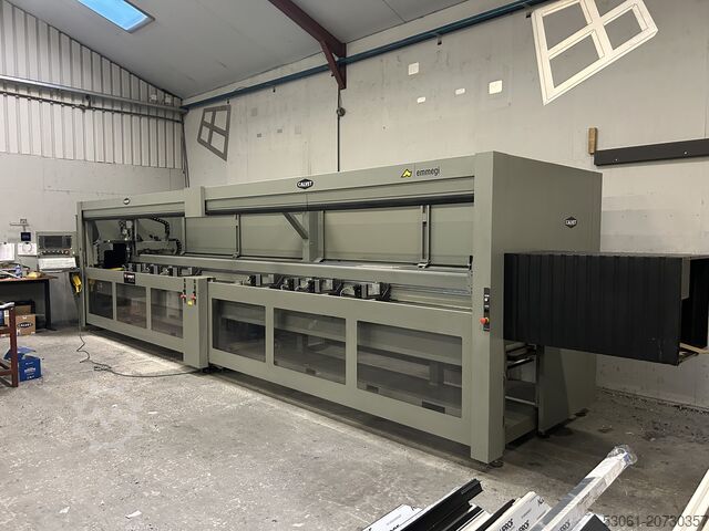 трёхосевой фрезерный станок Emmegi Phantomatic T5