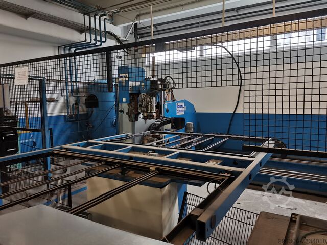 МАШИНА ДЛЯ КООРДИНАТНОЙ СВАРКИ Ideal CSR102