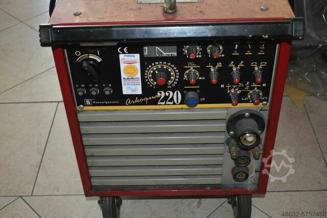 сварщик TIG SELCO Arkoquad 220