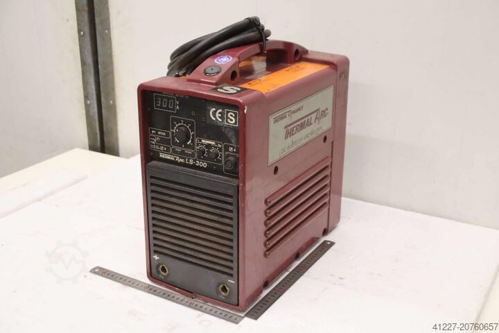 Инверторный сварочный аппарат 300 А Thermal Arc LS-300
