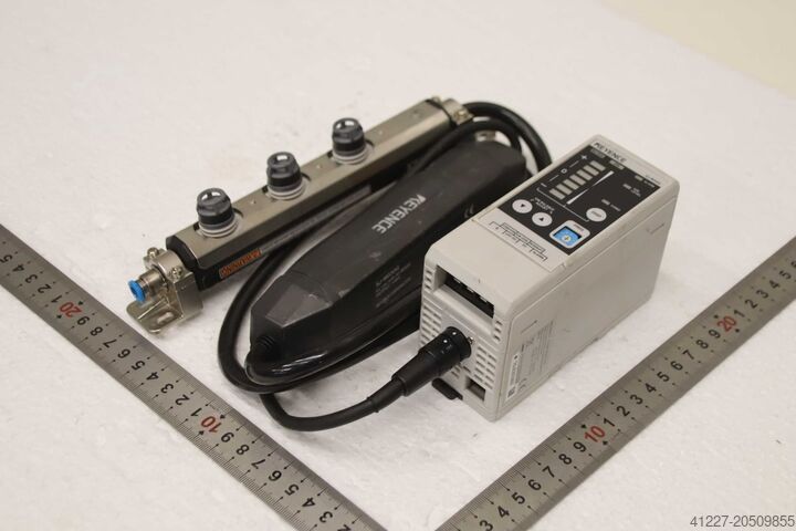 измерительный усилитель Keyence SJ-M300  SJ-M030G