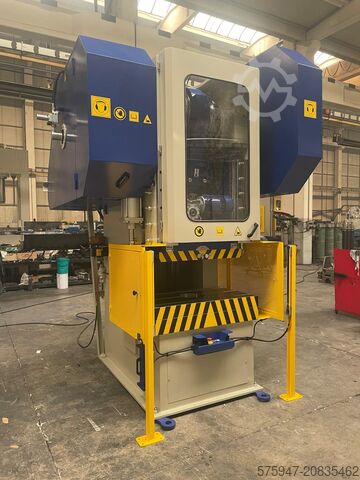 Эксцентриковый пресс C-типа, 300 тонн CRONOSSTECH CECP 300